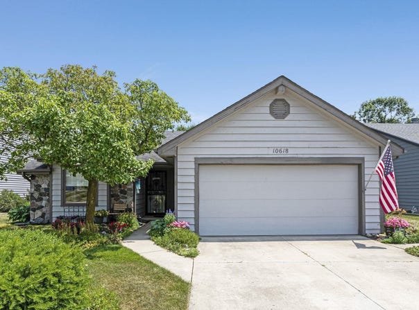 10618 Lake Pointe Drive, Fort Wayne, IN 46845