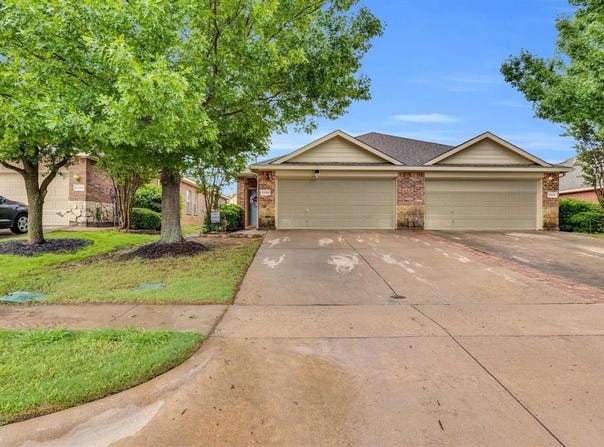 1326 Piedmont Drive, Mansfield, TX 76063