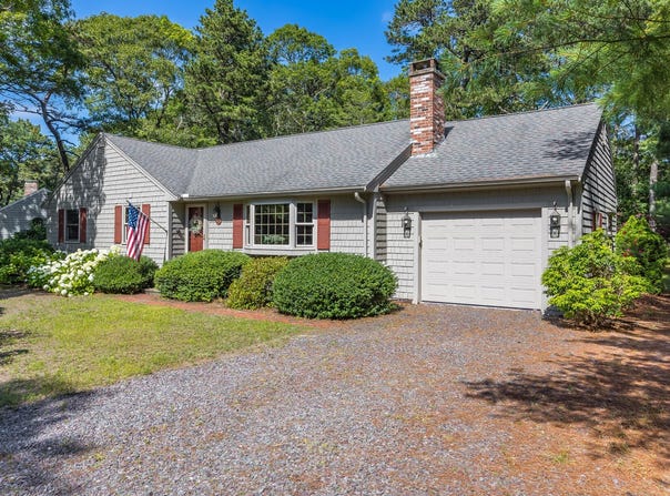 10 Eagle Drive, East Dennis, MA 02641