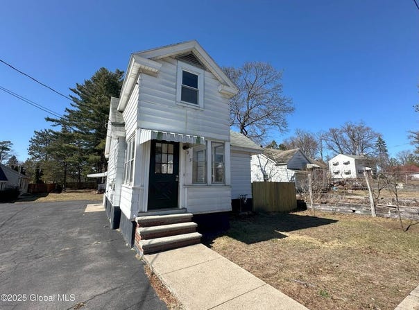 315 Kings Road, Schenectady, NY 12304