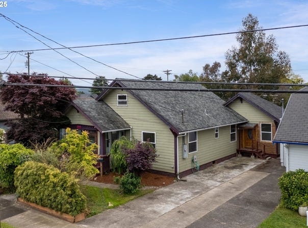 1006 STILLWELL AVE, Tillamook, OR 97141