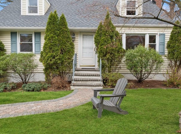 1164 Dobbs Ferry Road, White Plains, NY 10607