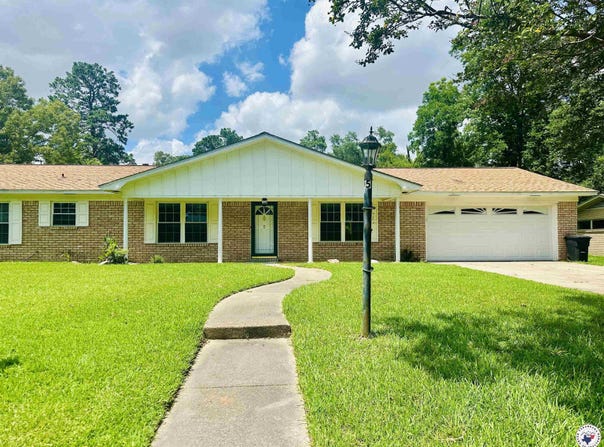5 Arnold Dr, Texarkana, AR 71854