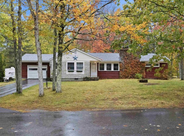 57 Independence Avenue, Franklin, NH 03235