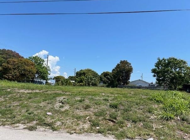 172 W 16th Street, Riviera Beach, FL 33404