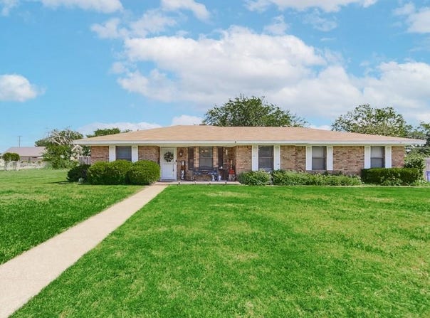 403 E Charles Street, Decatur, TX 76234