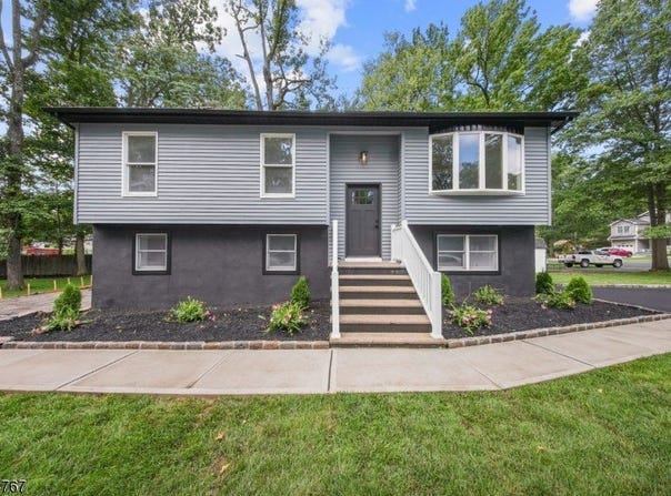 1834 Holly Rd, North Brunswick Twp., NJ 08902-2546