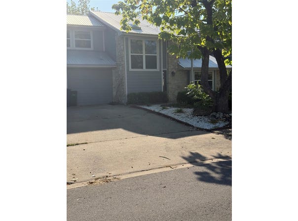 8207 Beaver Brook LN, Austin, TX 78748