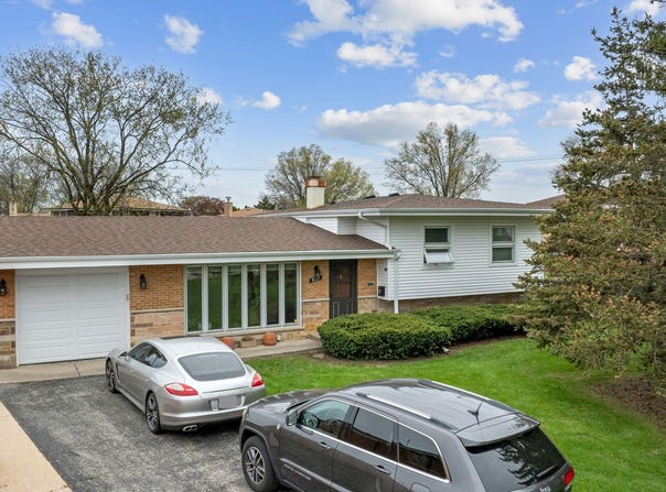8139 W BRYN MAWR Avenue, Norwood Park, IL 60631