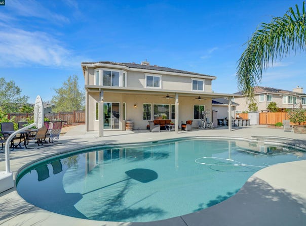 2121 Bluffs Dr, Livermore, CA 94551