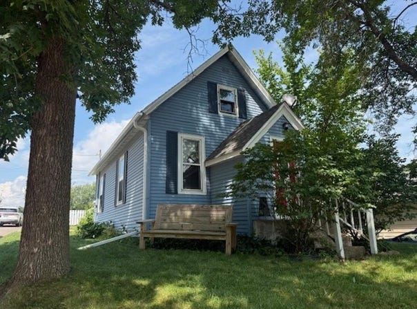 102 E STROWBRIDGE STREET, Wausau, WI 54401