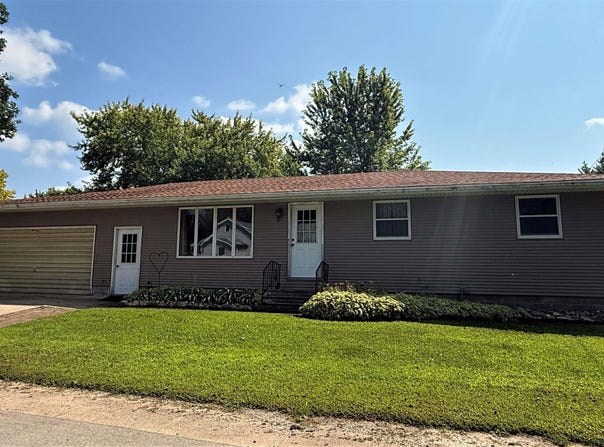 312 6Th Avenue W, Swea City, IA 50590