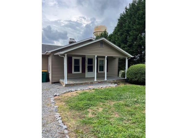 628 Main Street S, Jonesville, NC 29353