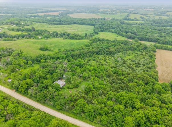 1864 40th Place, Melcher Dallas, IA 50062
