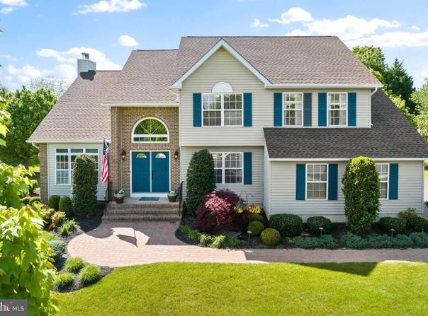 10 TANAGER LANE, ROBBINSVILLE, NJ 08691
