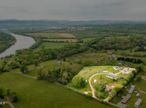 110 Ferry Road, Surgoinsville, TN 37873