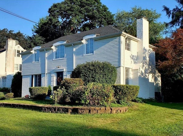 83 Longfellow Dr, Longmeadow, MA 01106