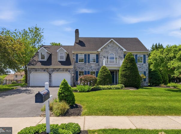 17 SANDERLING Drive, DENVER, PA 17517