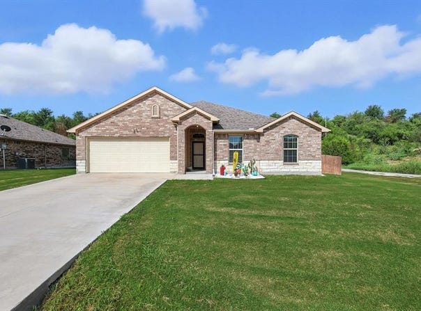 643 Lanai Drive, Runaway Bay, TX 76426