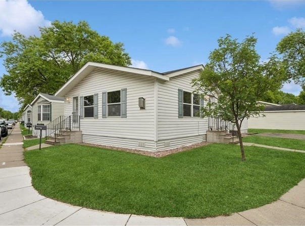 880 Cessna Drive, New Brighton, MN 55112