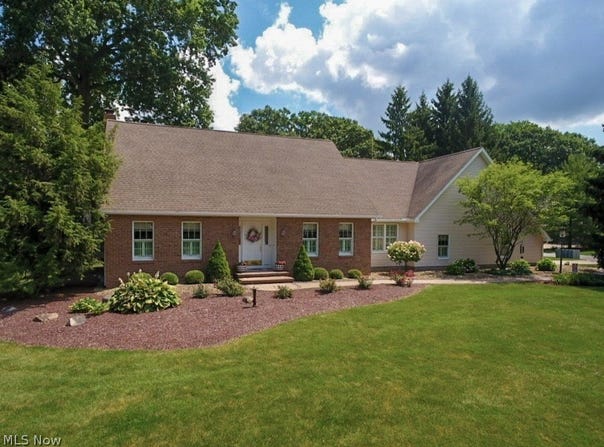 100 Onyx Place, Cortland, OH 44410