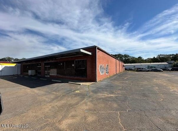 1240 Ellis Avenue, Jackson, MS 39209