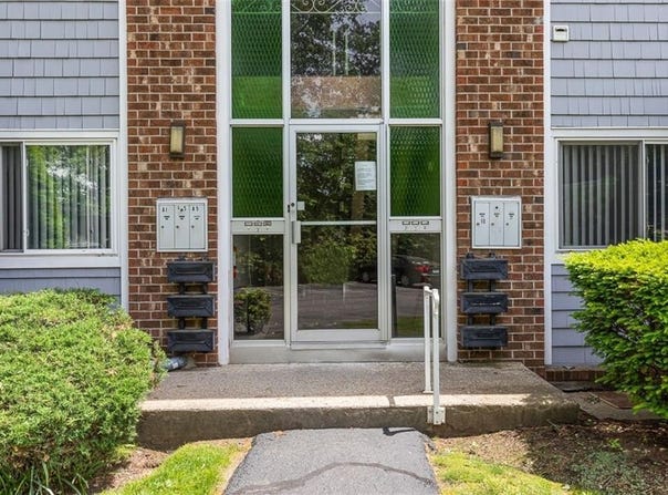 494 Putnam Pike, Smithfield, RI 02828