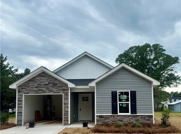 412 Maple Street, Roseboro, NC 28382
