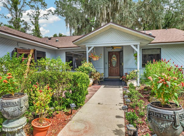 657 SE 2ND Avenue, Melrose, FL 32666