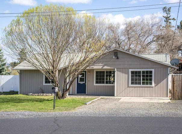 3044 SW Meadow Lane, Redmond, OR 97756