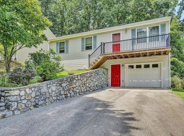 3825 Welcome Valley RD SE, Roanoke, VA 24014