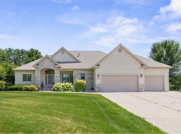 1215 W Shore Drive SW, Hutchinson, MN 55350