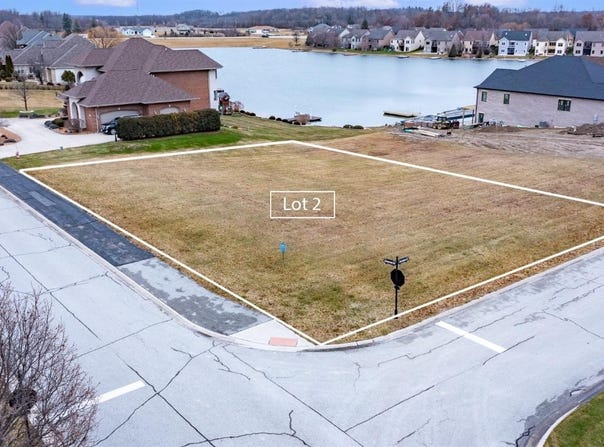 8130 Lakeview Court, Crown Point, IN 46307