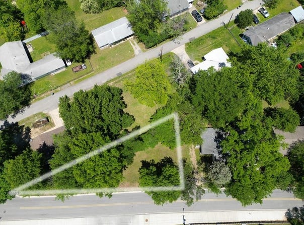1242  W Mount Comfort  RD, Fayetteville, AR 72703