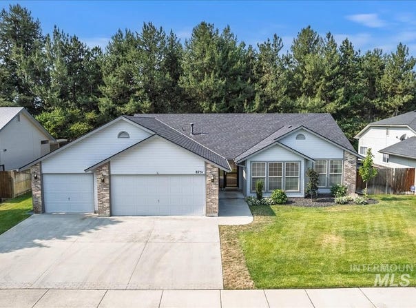 8751 W Atwater Dr, Garden City, ID 83714-1800