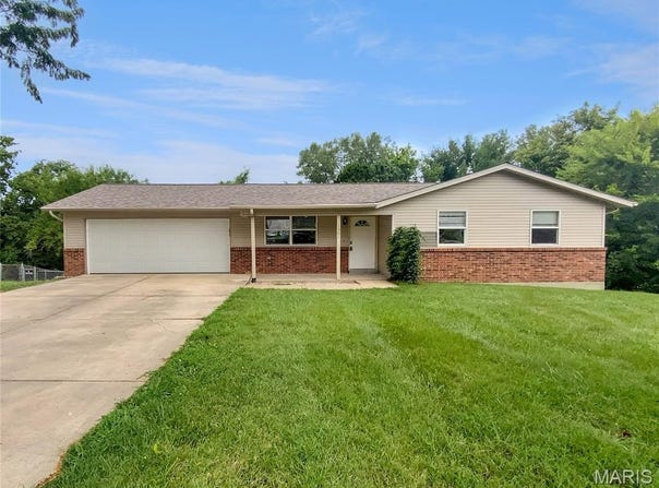 1301 Westchester Drive, Herculaneum, MO 63048