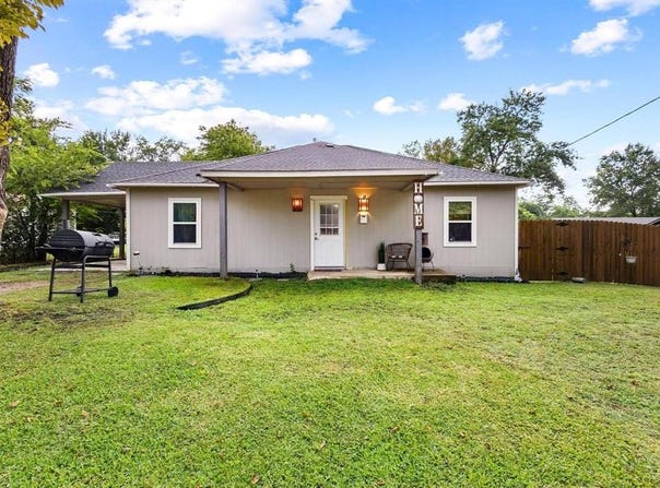 221 Braz Street, Bonham, TX 75418