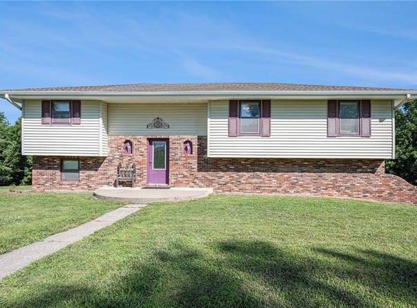 3 SE Terrace Lane, St Joseph, MO 64507