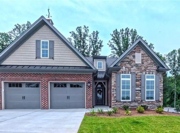 2810 Monarch Way, Winston-Salem, NC 27106