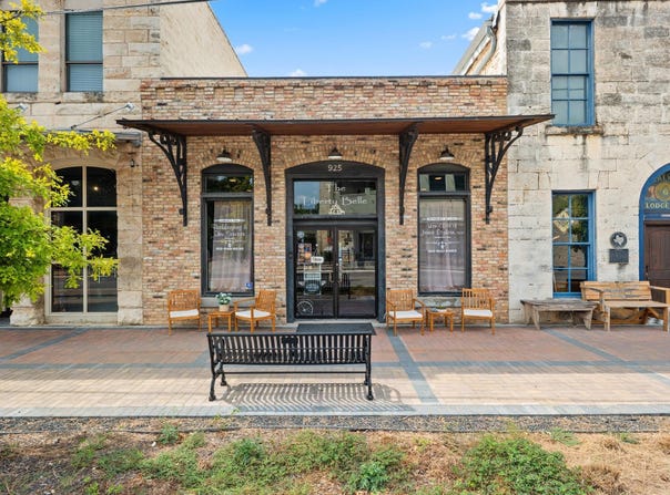 925 Main St, Liberty Hill, TX 78642