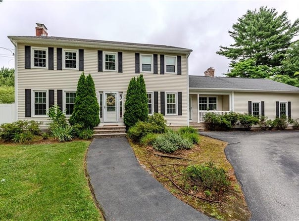 11 Greenbrier Road, Smithfield, RI 02828