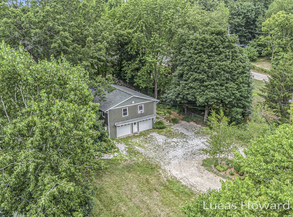 5333 Pine Island Drive NE, Comstock Park, MI 49321