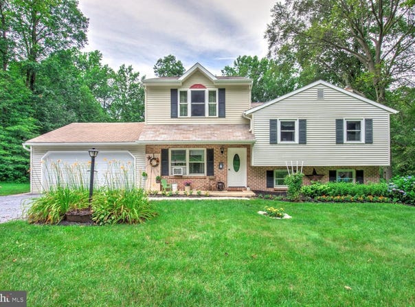 1477 MORGANTOWN ROAD, MORGANTOWN, PA 19543
