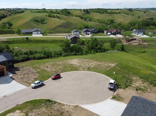 25 RIDGEVIEW CT, Burlington, ND 58722