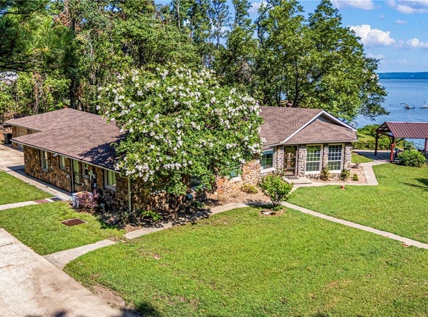 10101 Lakeshore Loop, Dardanelle, AR 72834