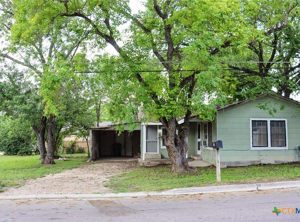 803 3rd Street, Lockhart, TX 78644