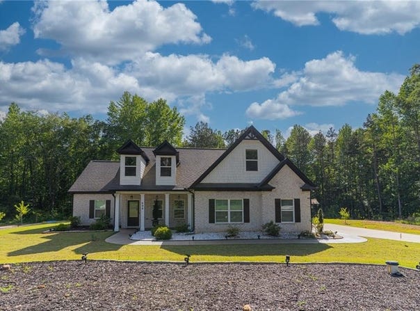 698 Dixon Bridge Road, Maysville, GA 30558