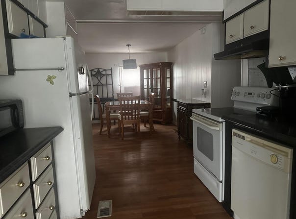 8 SE Casa Rio Road, Port Saint Lucie, FL 34952