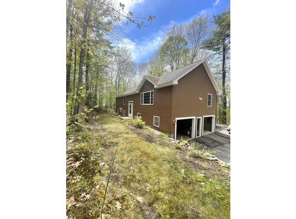 6 Eisenhower Court, Naples, ME 04055