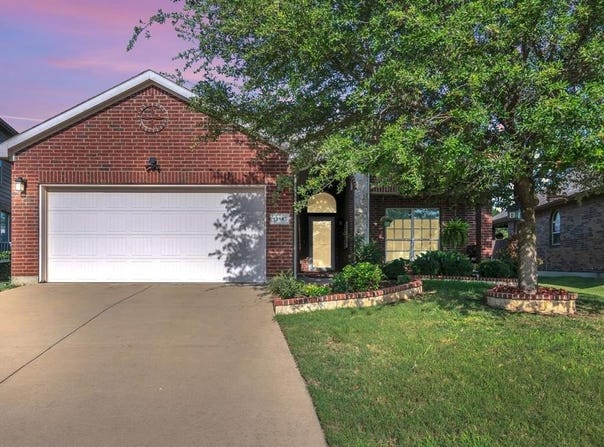13145 Red Robin Drive, Fort Worth, TX 76244